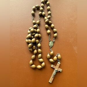 Vintage wooden rosary w Mary metal. Made in Italy. Damage to cross as in photos